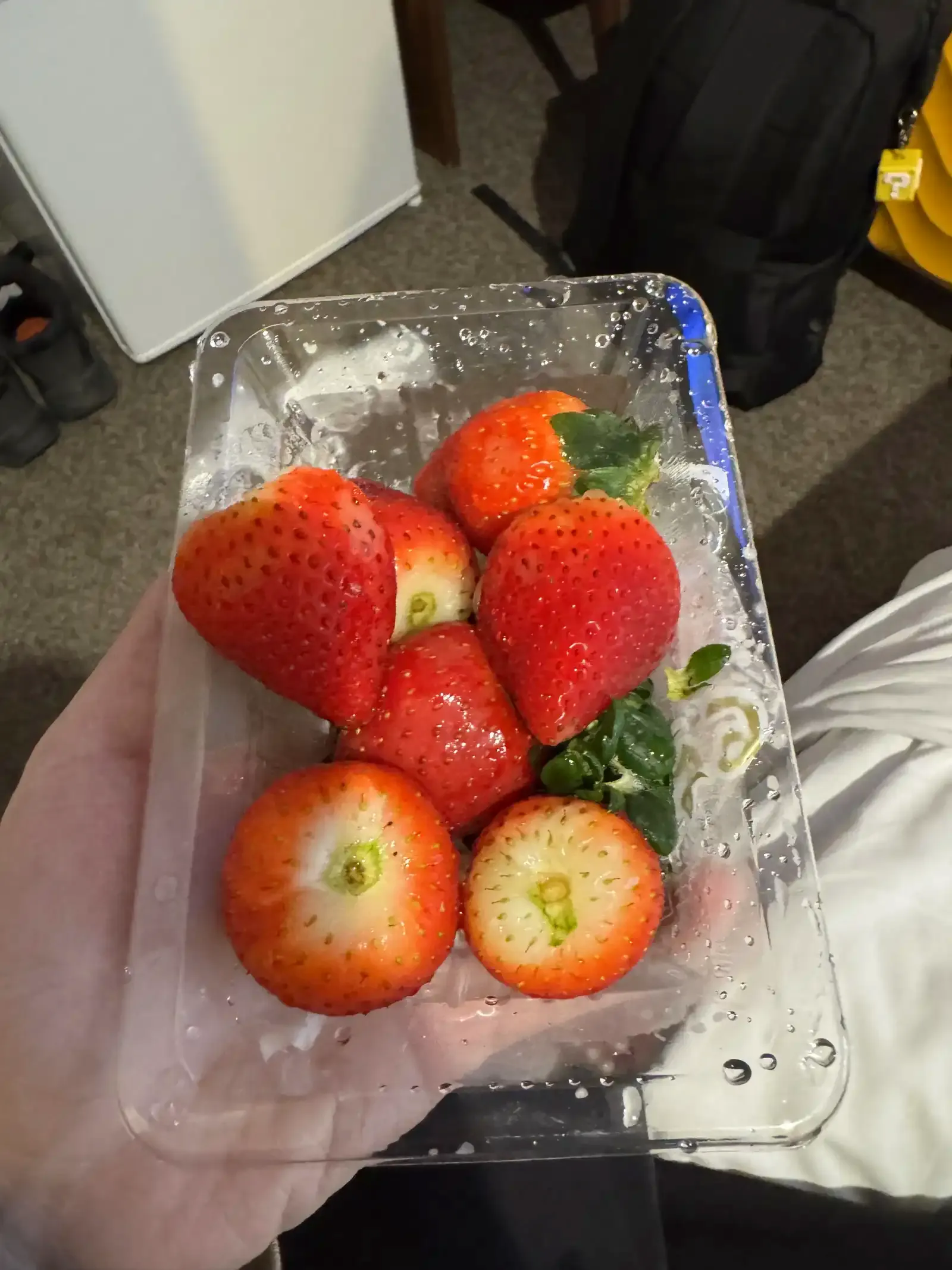 早上吃掉的忍野八海草莓